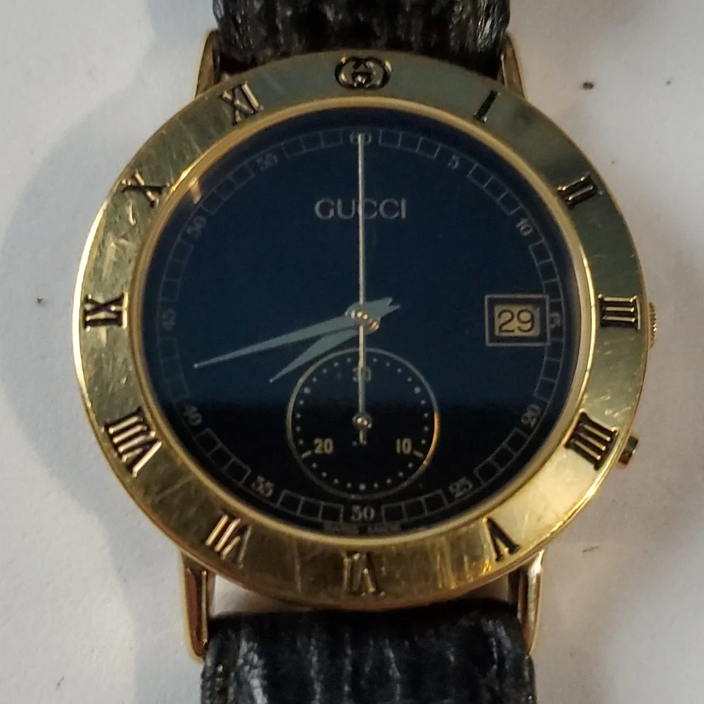Gucci watch new with box. S/n: 3800M Vintage from the 1990's. Rare find. - Picture 2 of 4